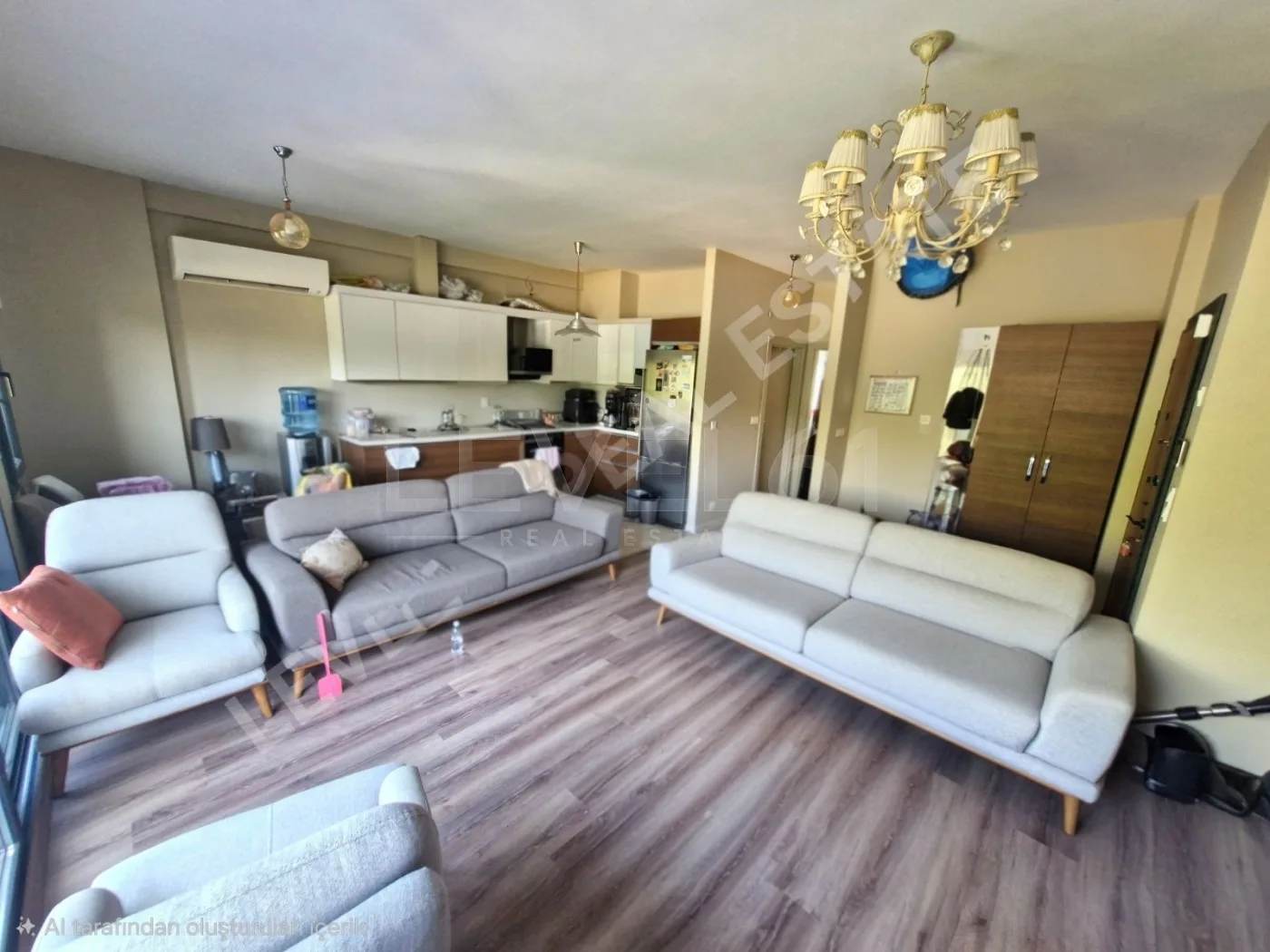Kuşadası Marinaya Sadece 30 Adım Satılık Geniş 1+ 1 Daire