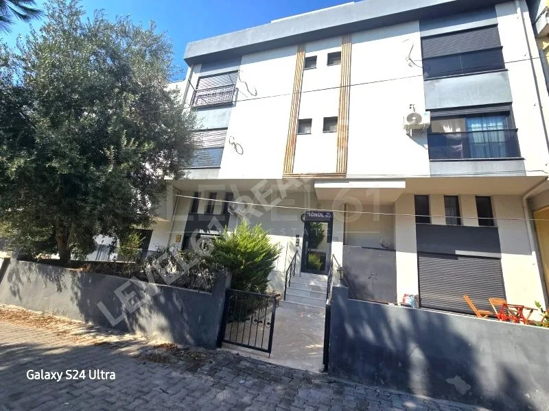 Kuşadası Marinaya Sadece 30 Adım Satılık Geniş 1+ 1 Daire