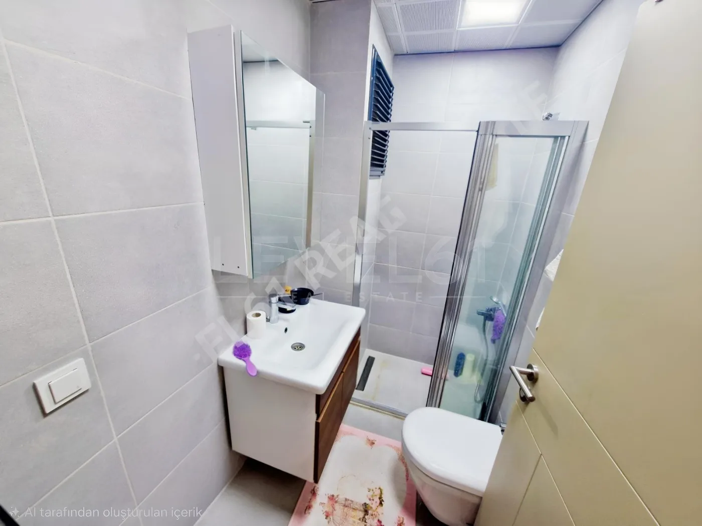 Kuşadası Marinaya Sadece 30 Adım Satılık Geniş 1+ 1 Daire
