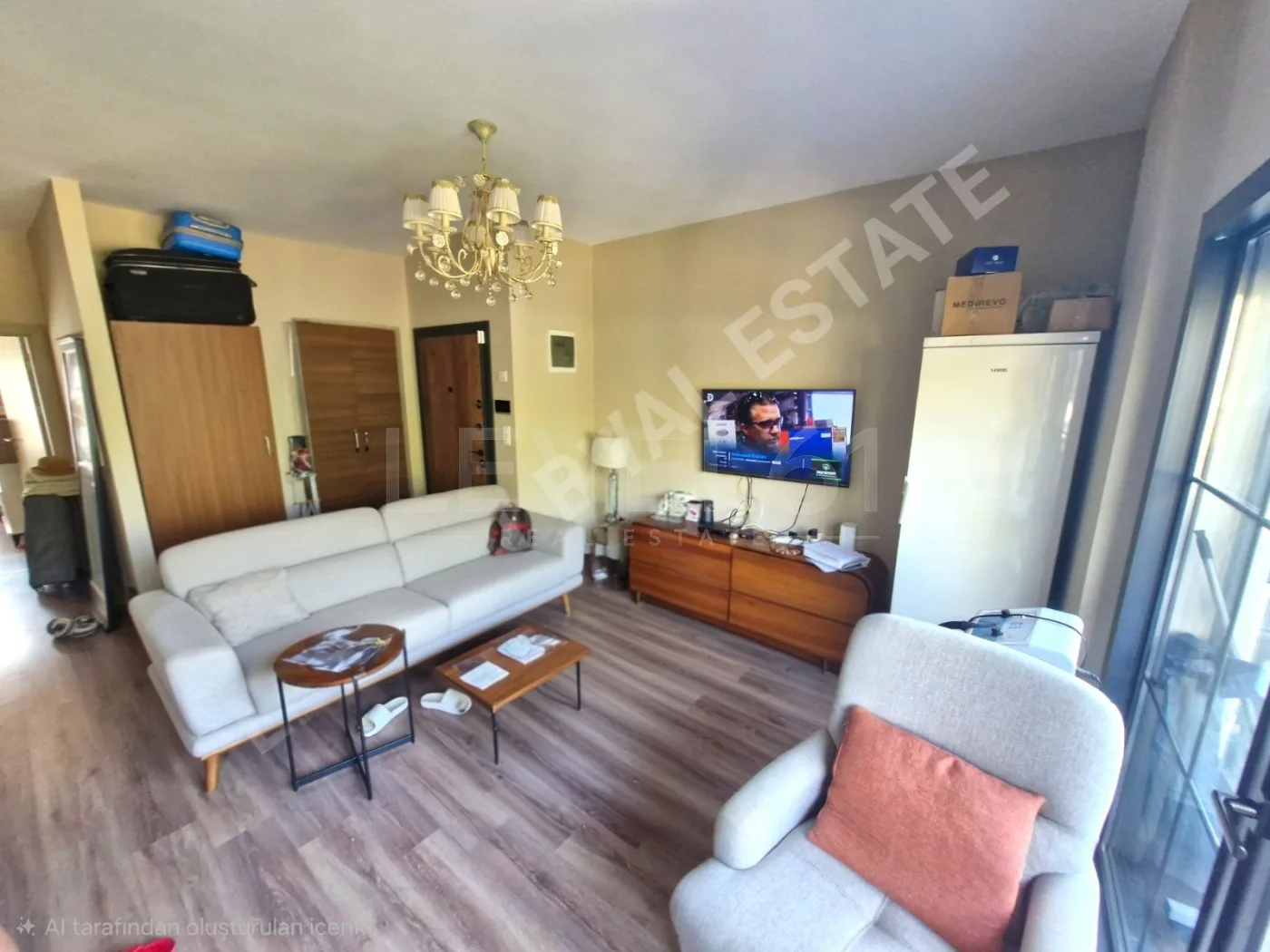 Kuşadası Marinaya Sadece 30 Adım Satılık Geniş 1+ 1 Daire