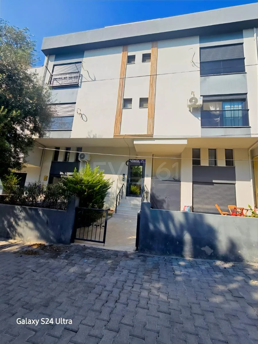 Kuşadası Marinaya Sadece 30 Adım Satılık Geniş 1+ 1 Daire
