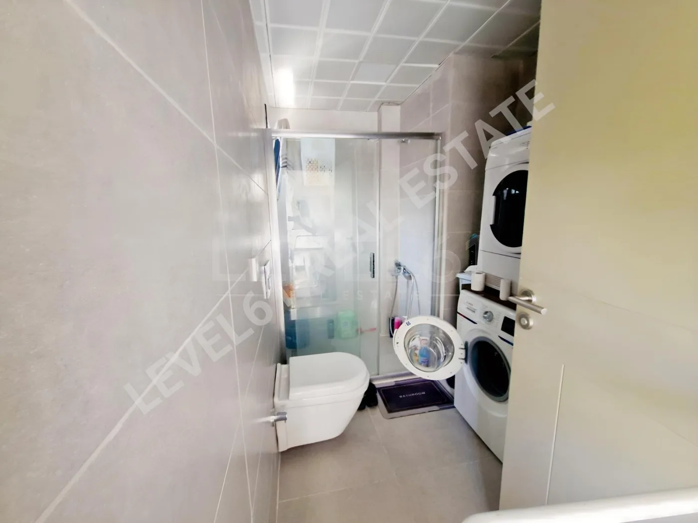 Kuşadası Marinaya Sadece 30 Adım Satılık Geniş 1+ 1 Daire