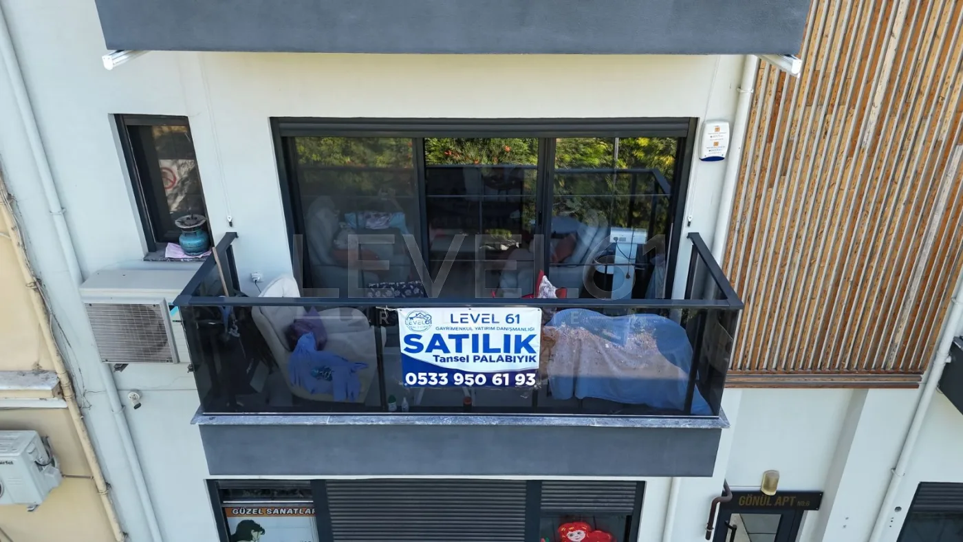 Kuşadası Marinaya Sadece 30 Adım Satılık Geniş 1+ 1 Daire