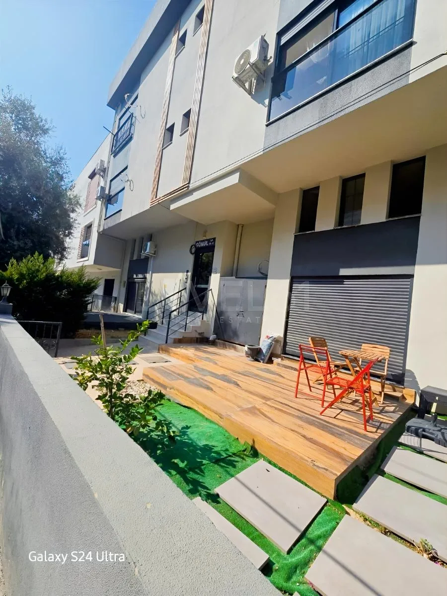 Kuşadası Marinaya Sadece 30 Adım Satılık Geniş 1+ 1 Daire