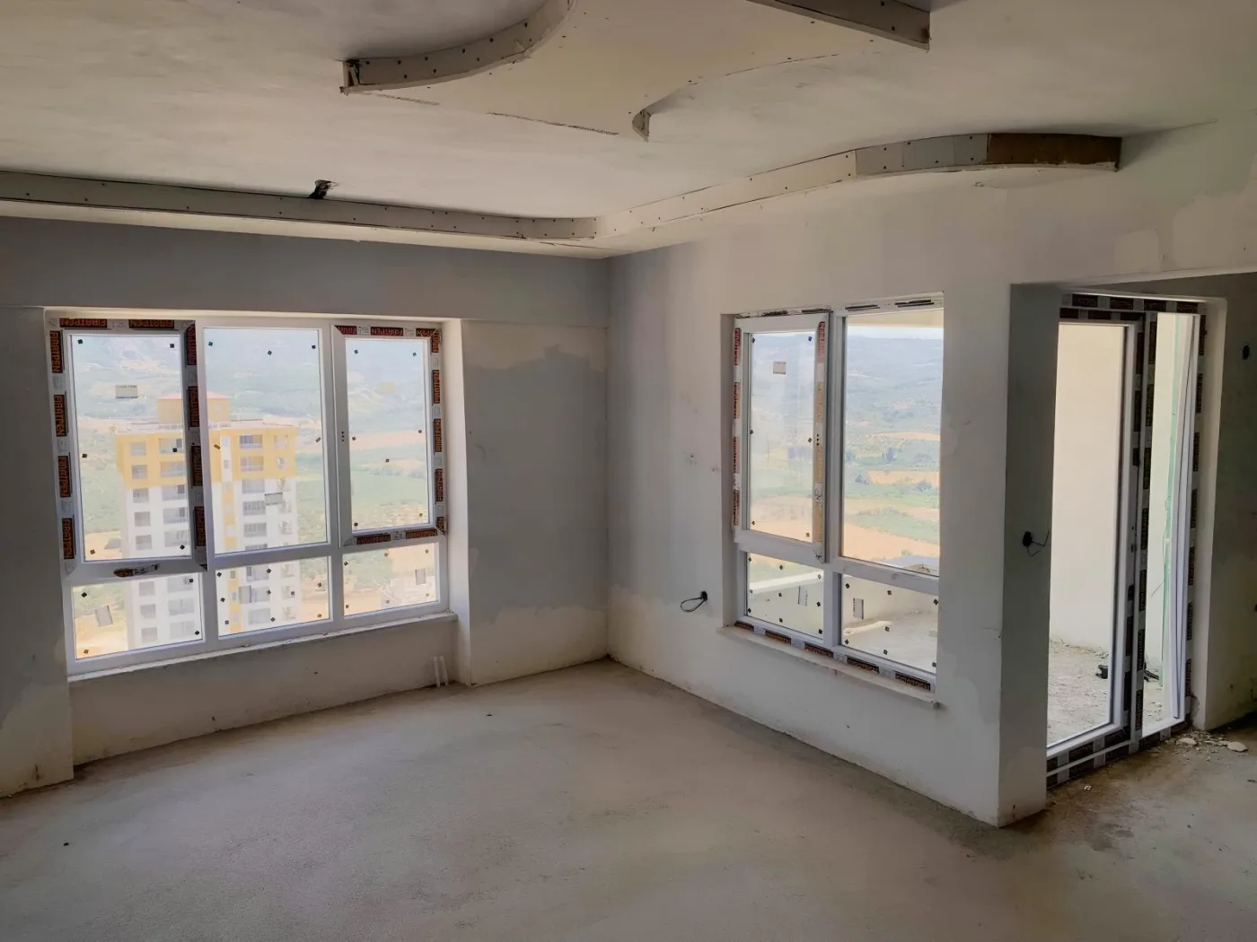 KUŞADASI UYDUKENT FIRSAT SIFIR 2+1 SATILIK DAİRE