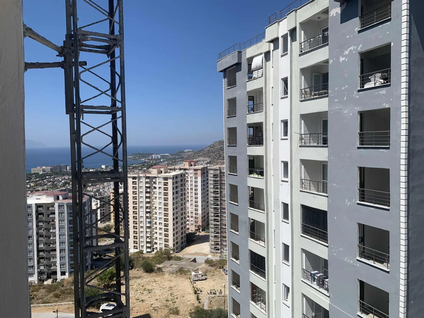 KUŞADASI UYDUKENT FIRSAT SIFIR 2+1 SATILIK DAİRE