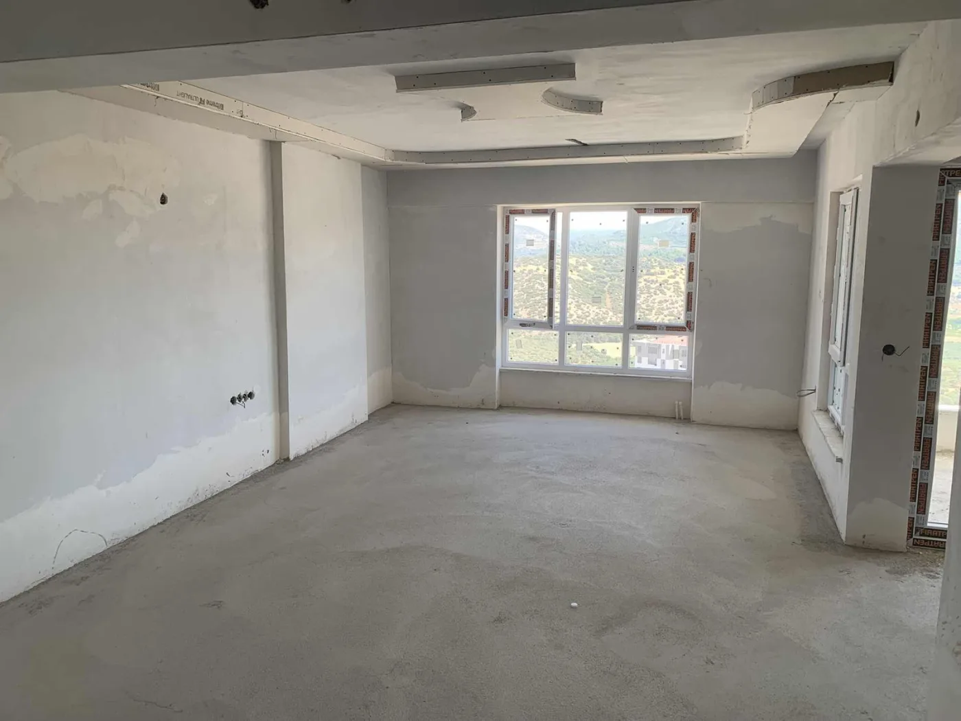 KUŞADASI UYDUKENT FIRSAT SIFIR 2+1 SATILIK DAİRE