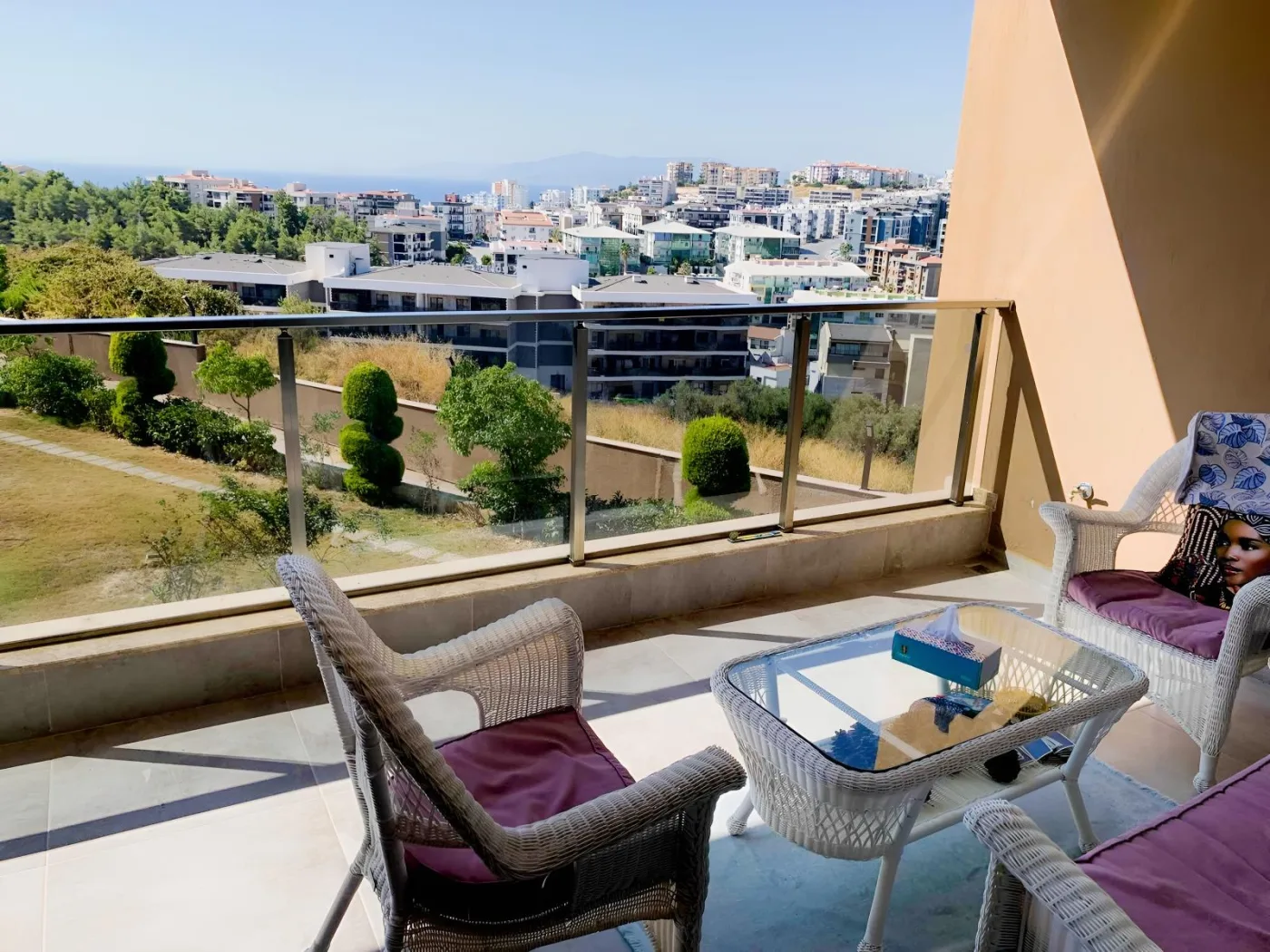KUŞADASI'nda DENİZ MANZARALI 2+1 SATILIK DAİRE
