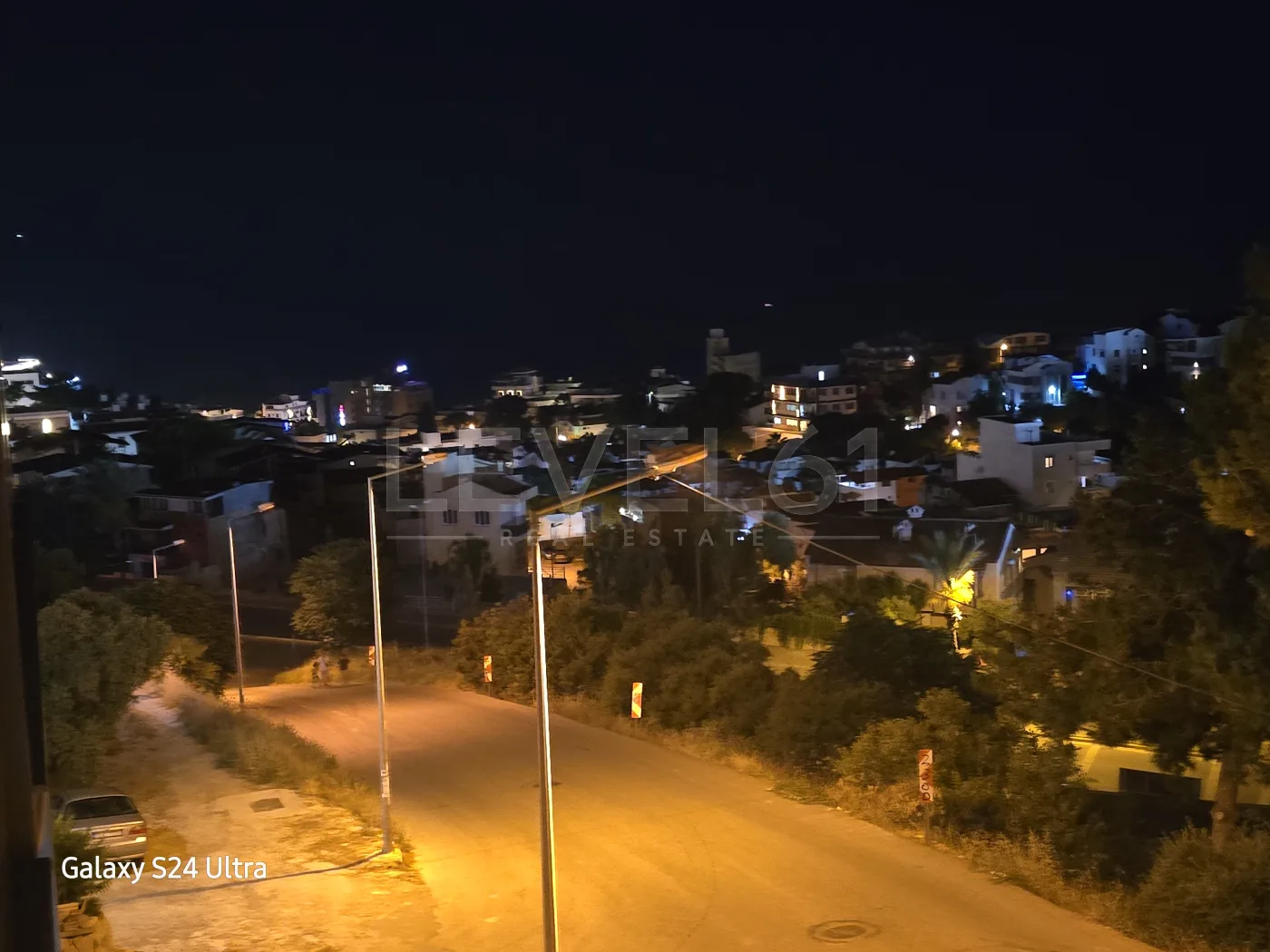 KUŞADASI KADINLAR DENİZİNDE DENİZ MANZARALI DOGALĞAZLI SATILIK2+1 DAİRE