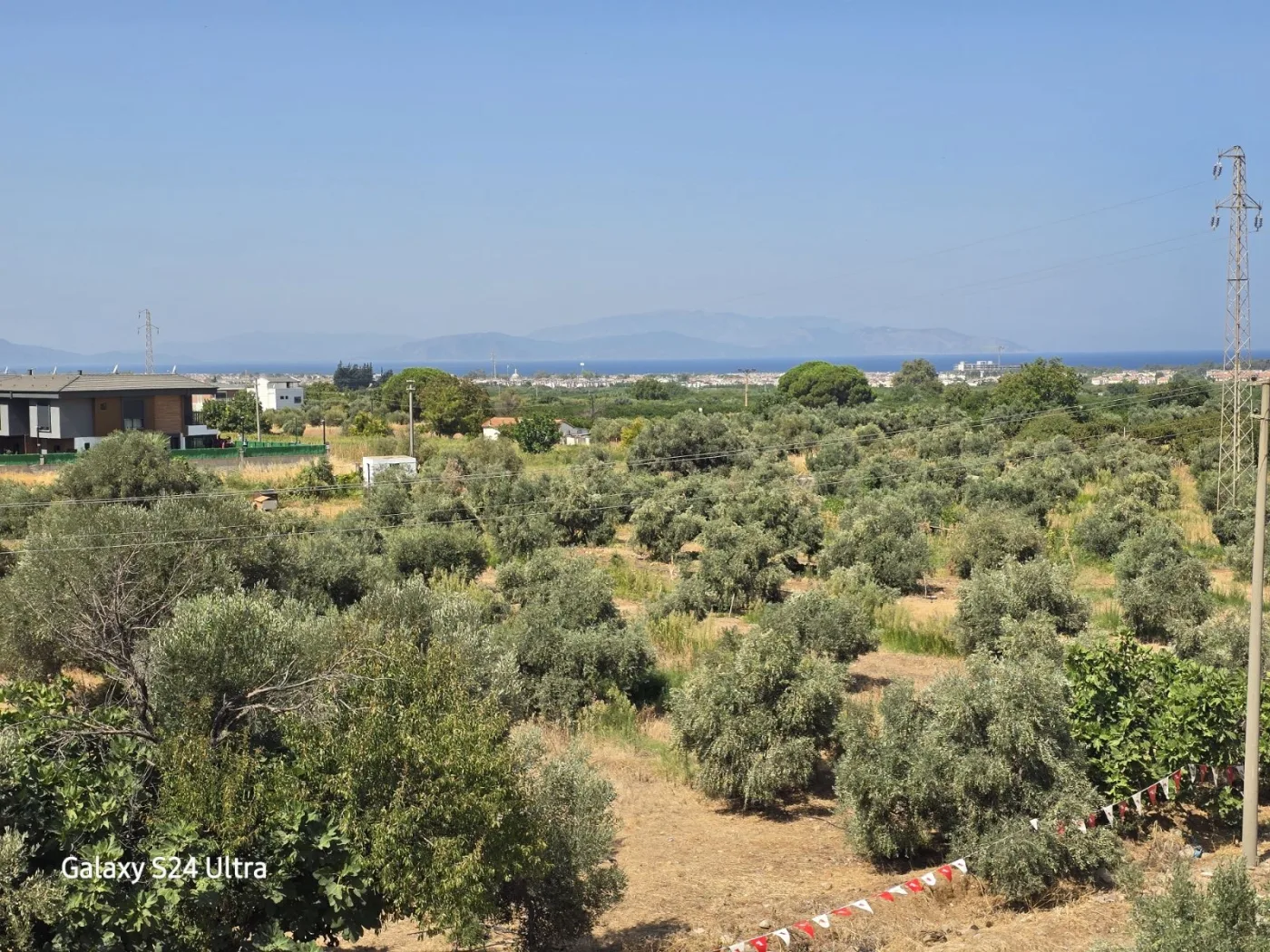 KUŞADASI DAVUTLARDA HAVUZLU KİRALIK 1+1DAİRE