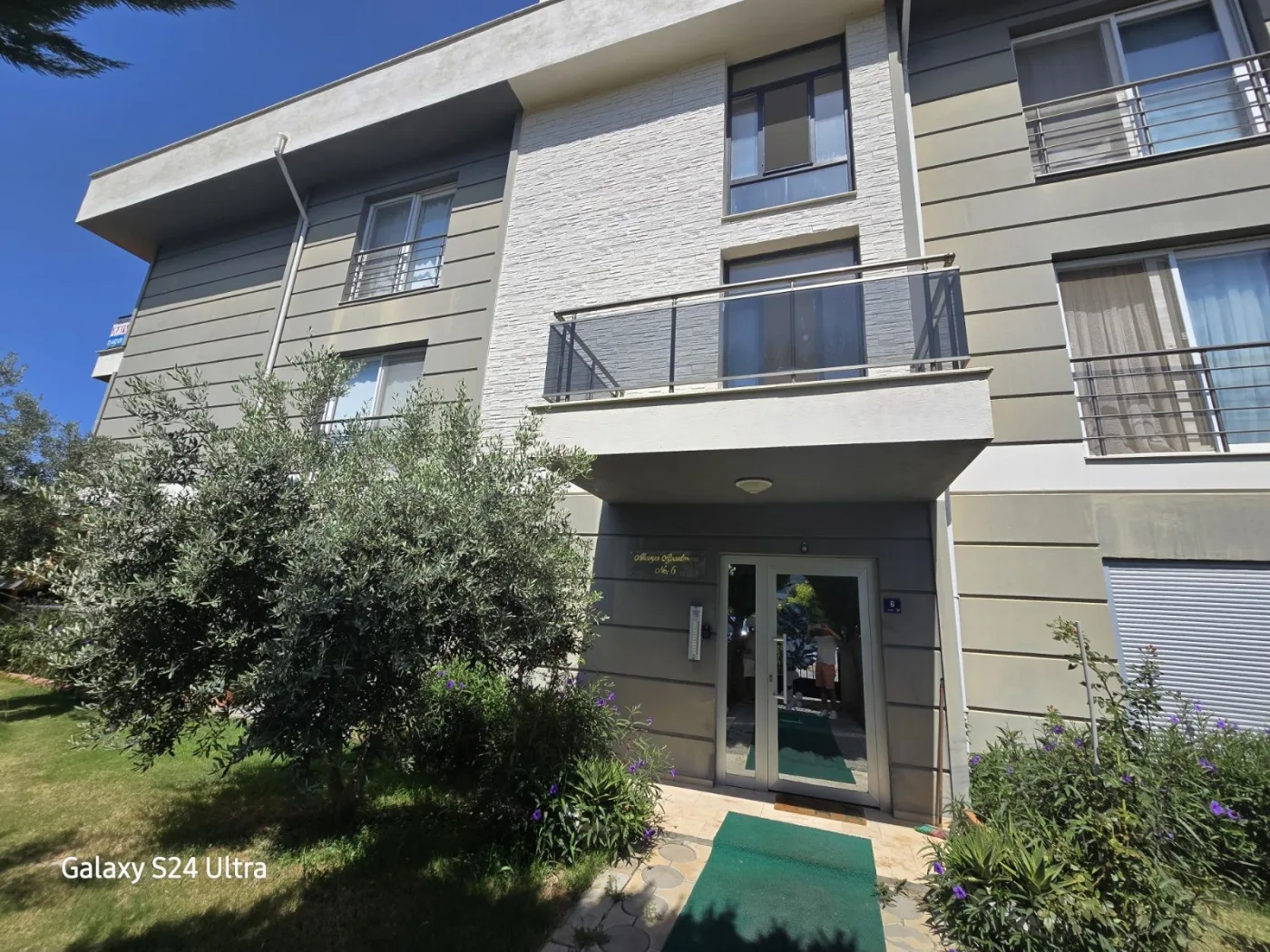 KUŞADASI DAVUTLARDA HAVUZLU KİRALIK 1+1DAİRE