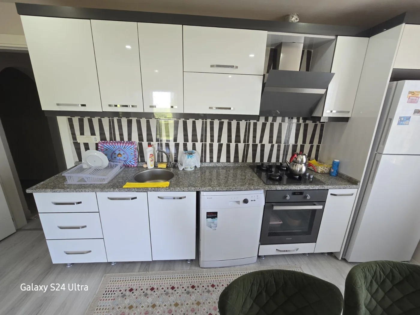 KUŞADASI DAVUTLARDA HAVUZLU KİRALIK 1+1DAİRE