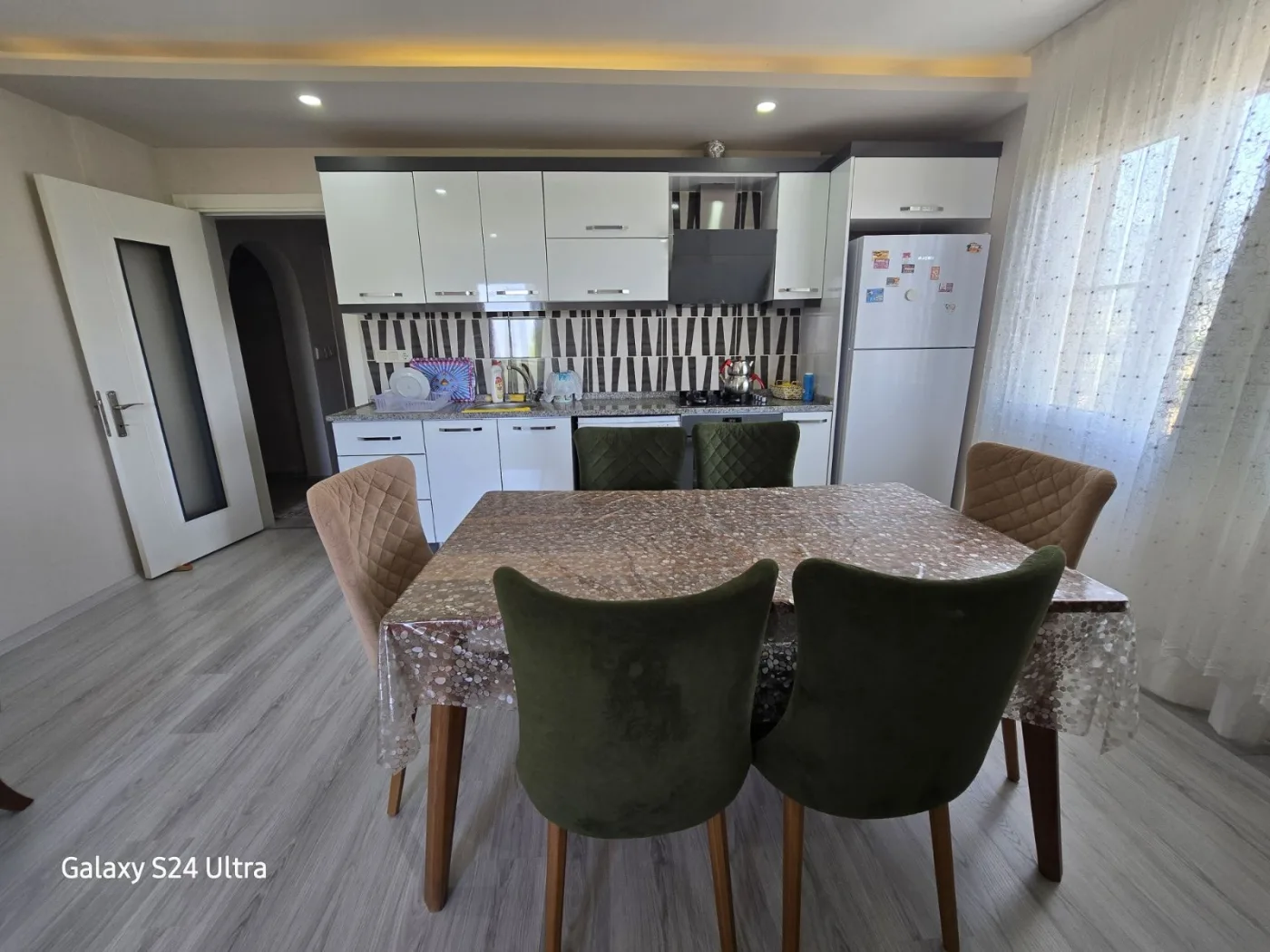 KUŞADASI DAVUTLARDA HAVUZLU KİRALIK 1+1DAİRE