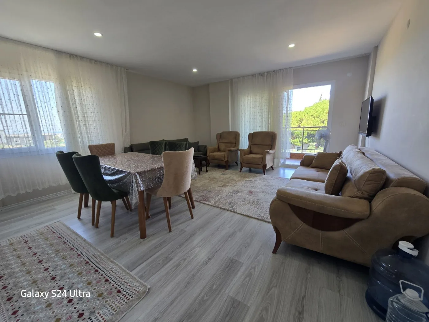 KUŞADASI DAVUTLARDA HAVUZLU KİRALIK 1+1DAİRE