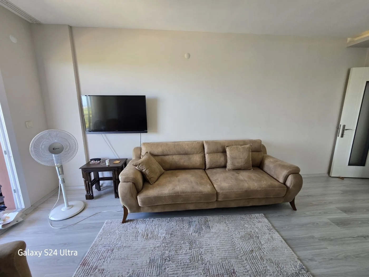 KUŞADASI DAVUTLARDA HAVUZLU KİRALIK 1+1DAİRE