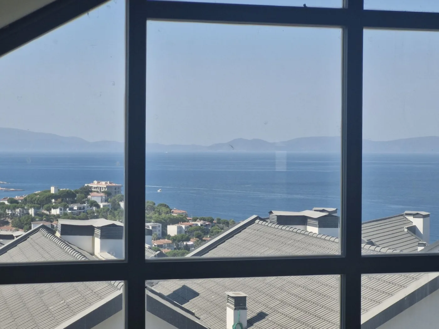 Kuşadası Merkeze Yakın Deniz Manzaralı Lüks 2+ 1 Loft Daire