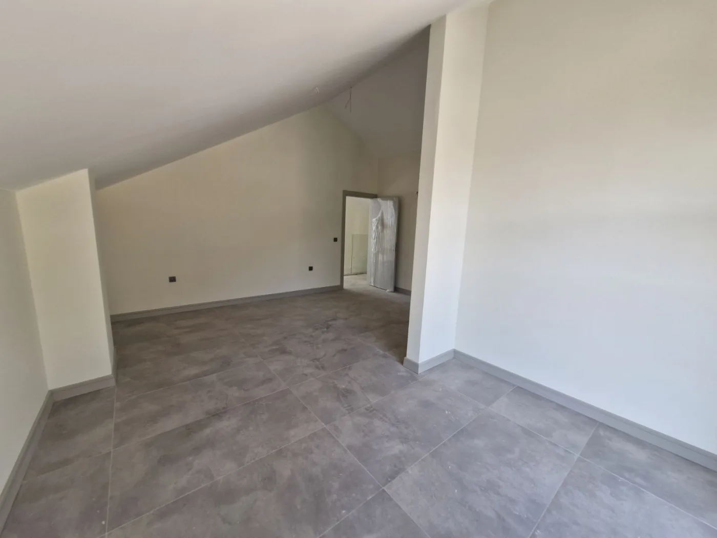 Kuşadası Merkeze Yakın Deniz Manzaralı Lüks 2+ 1 Loft Daire