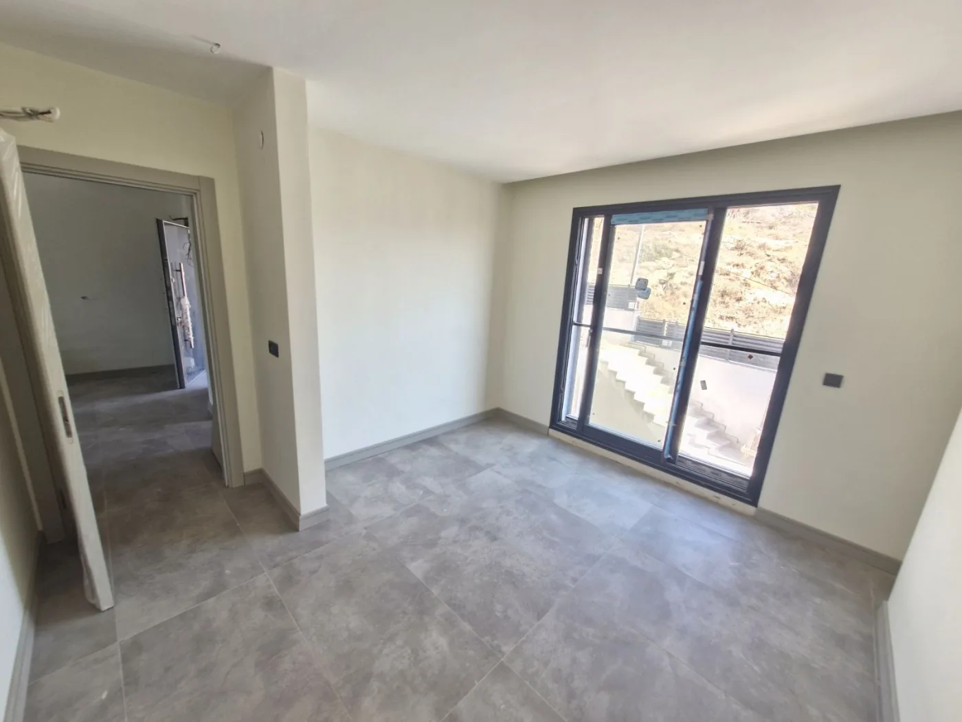 Kuşadası Merkeze Yakın Deniz Manzaralı Lüks 2+ 1 Loft Daire