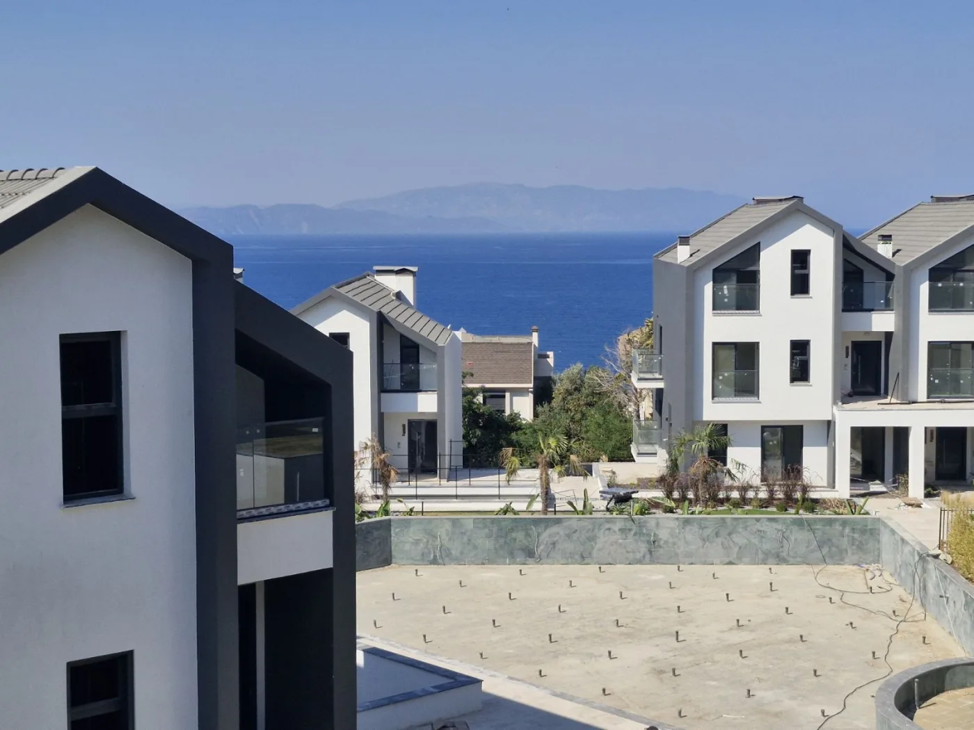Kuşadası Merkeze Yakın Deniz Manzaralı Lüks 2+ 1 Loft Daire