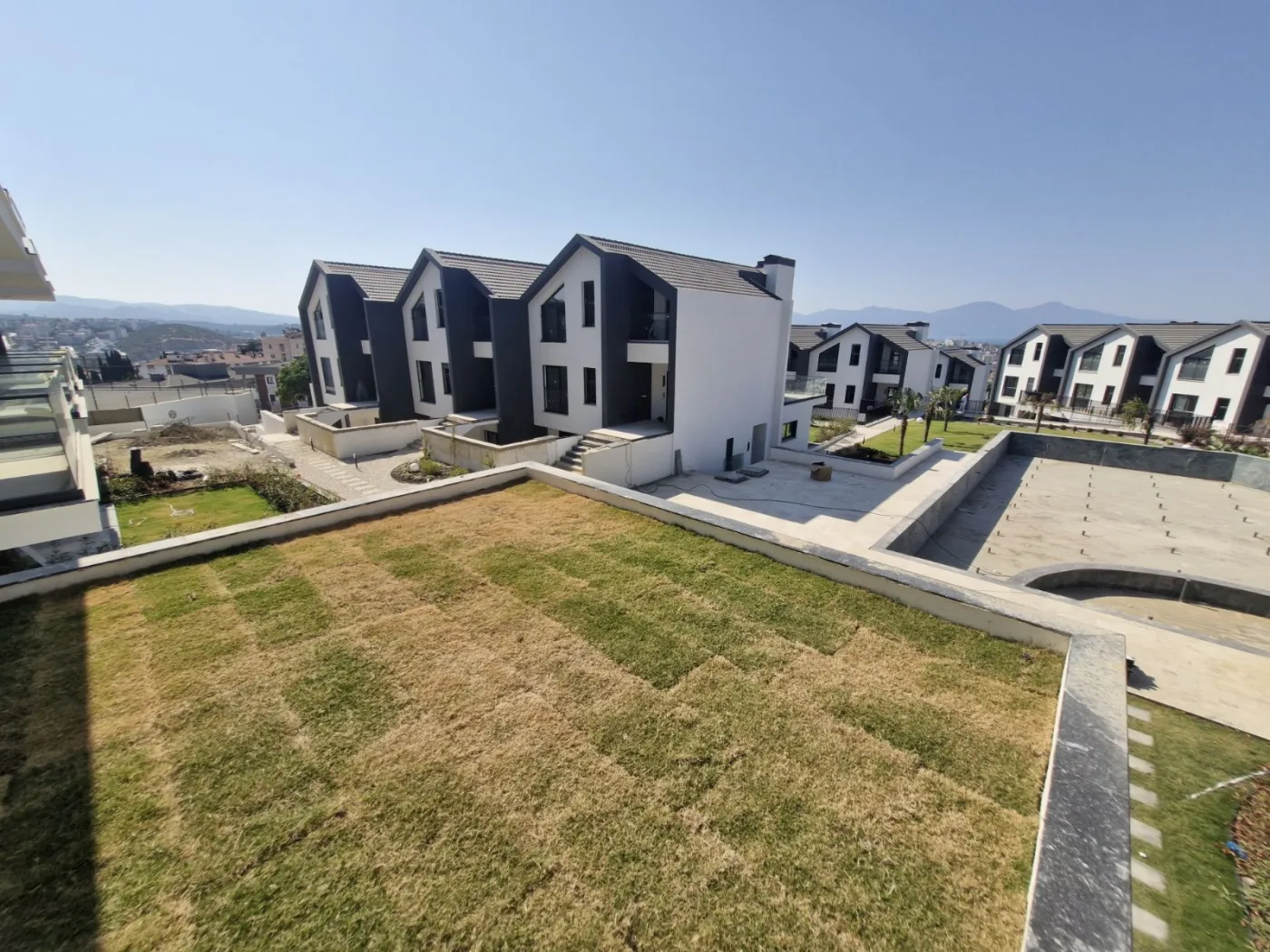 Kuşadası Merkeze Yakın Deniz Manzaralı Lüks 2+ 1 Loft Daire