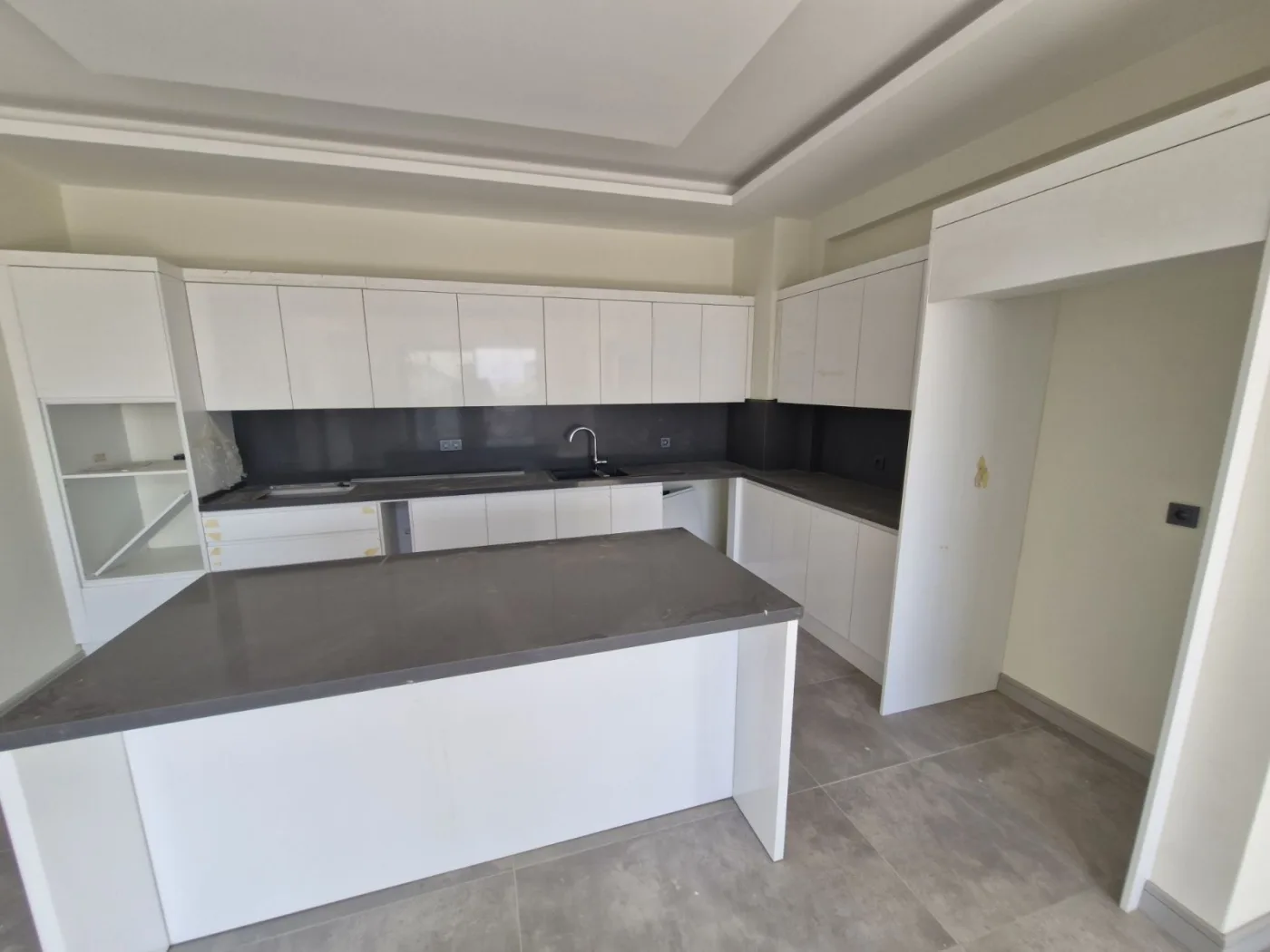 Kuşadası Merkeze Yakın Deniz Manzaralı Lüks 2+ 1 Loft Daire