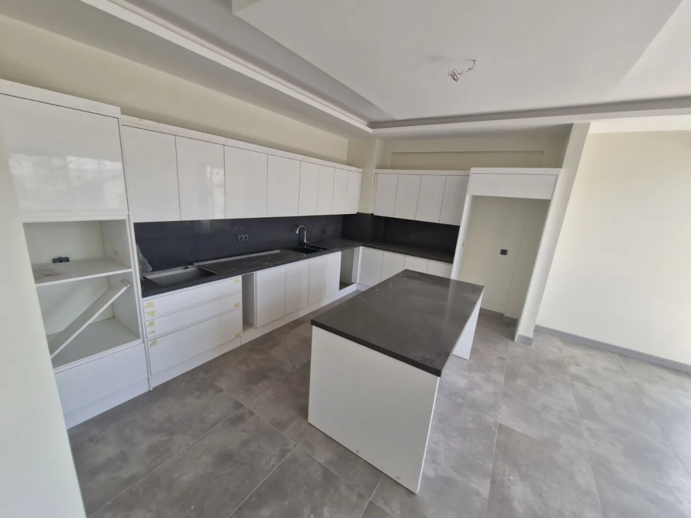 Kuşadası Merkeze Yakın Deniz Manzaralı Lüks 2+ 1 Loft Daire