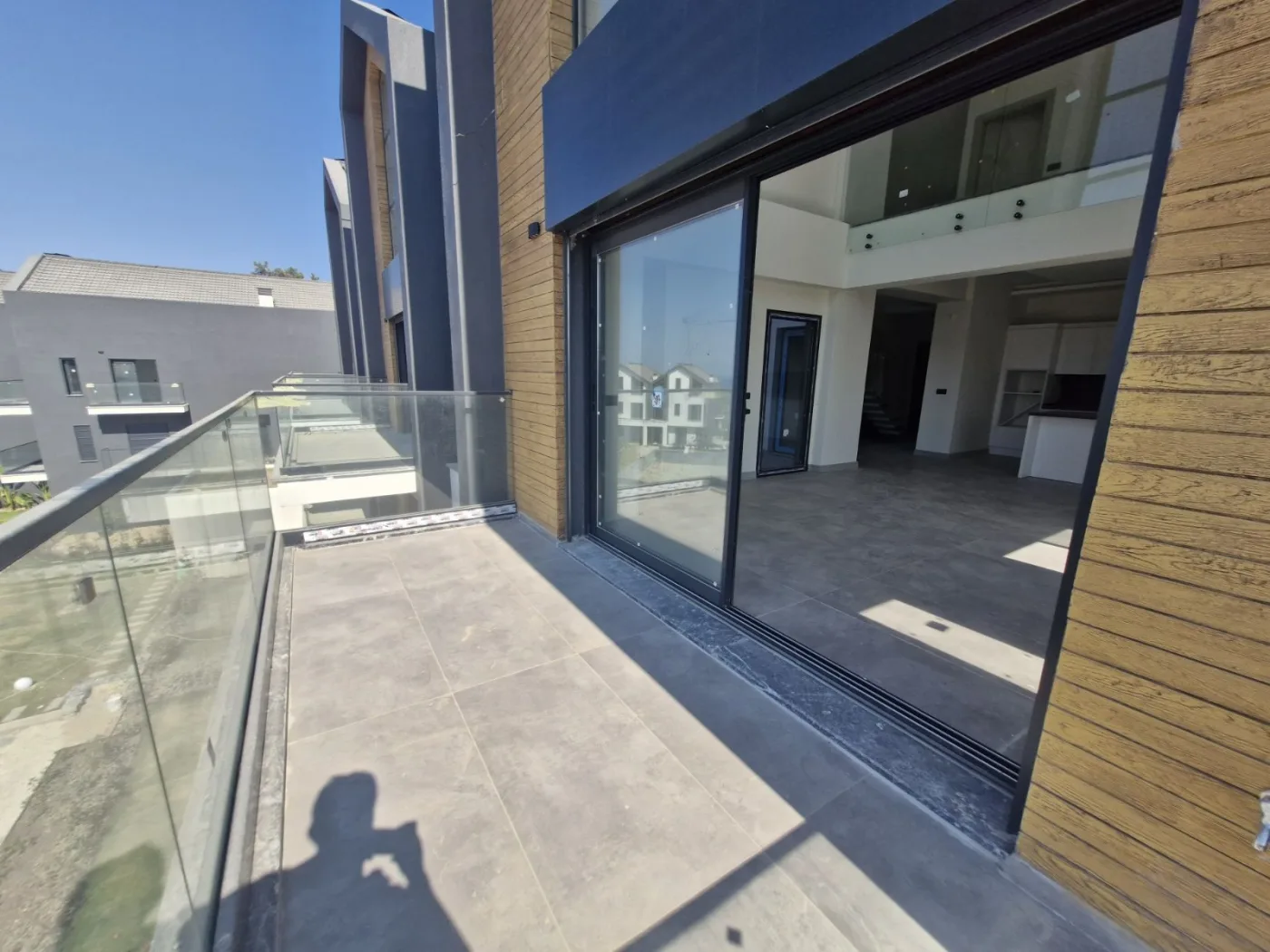 Kuşadası Merkeze Yakın Deniz Manzaralı Lüks 2+ 1 Loft Daire