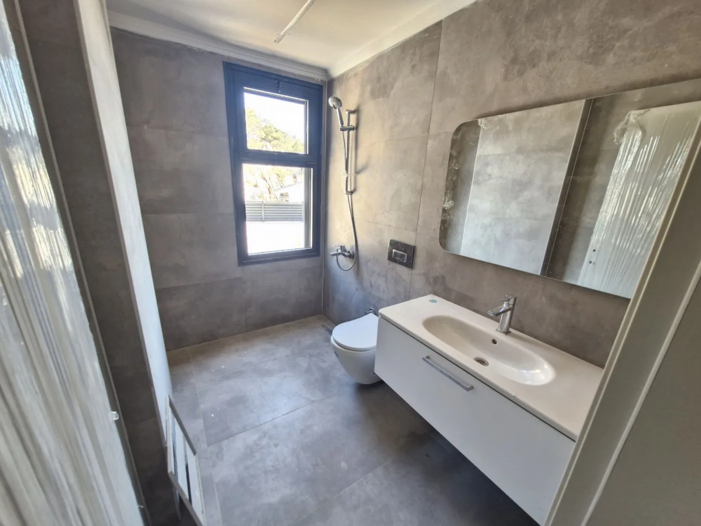 Kuşadası Merkeze Yakın Deniz Manzaralı Lüks 2+ 1 Loft Daire