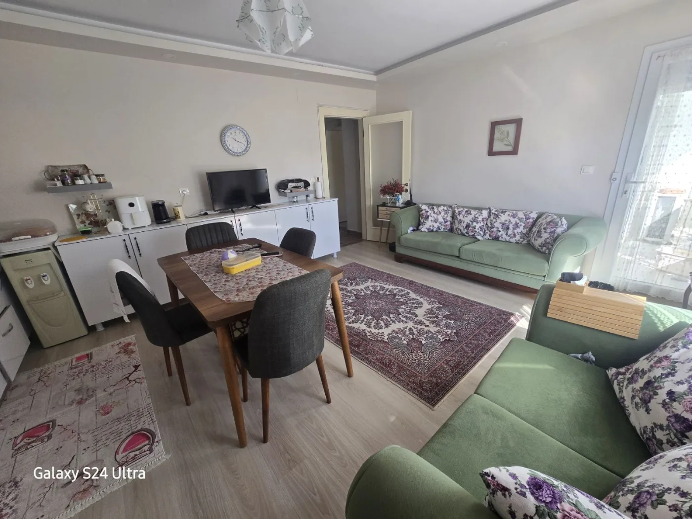 KUŞADASIN AVM BÖLGESİNDE EŞYALI KİRALIK 2+1