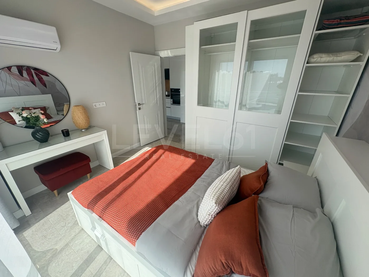 Kadınlar Denizinde 1+1 Full eşyalı daire