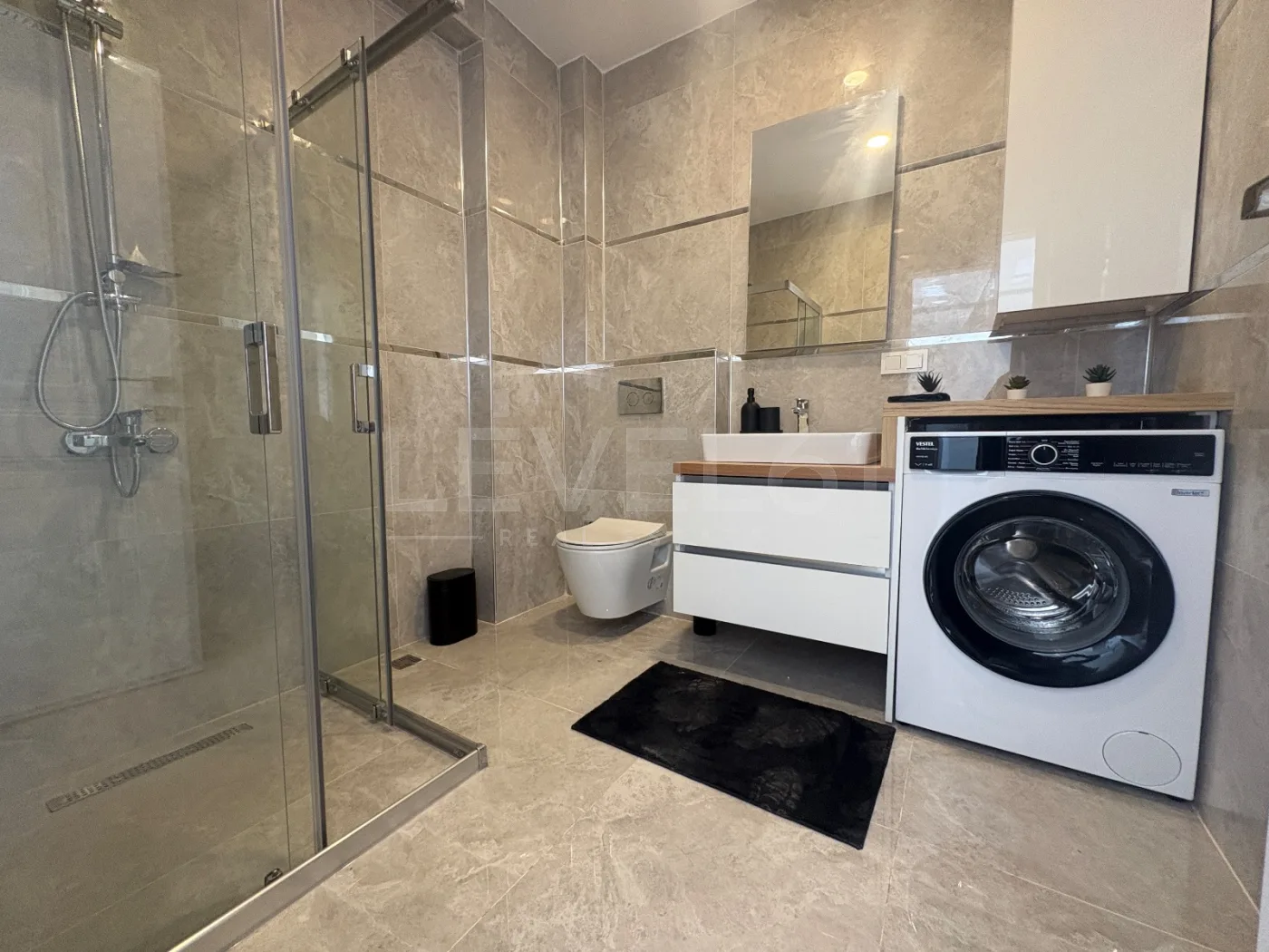 Kadınlar Denizinde 1+1 Full eşyalı daire