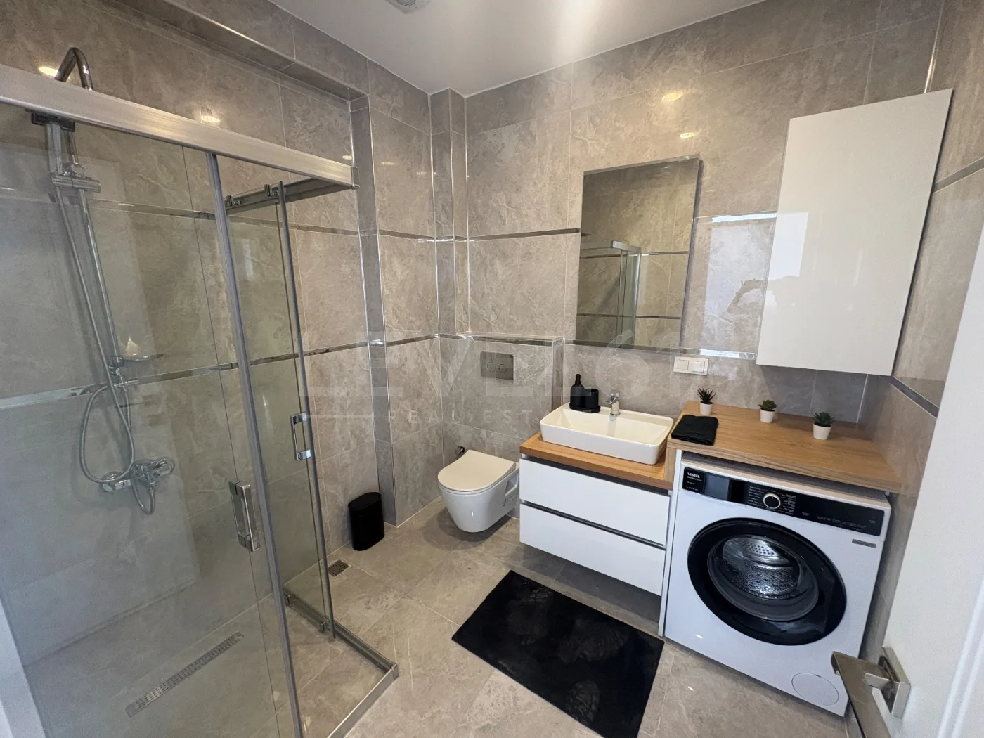 Kadınlar Denizinde 1+1 Full eşyalı daire