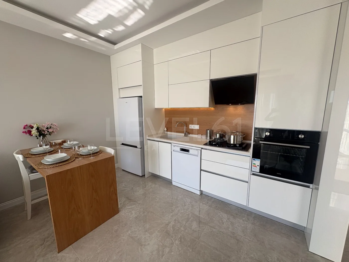 Kadınlar Denizinde 1+1 Full eşyalı daire