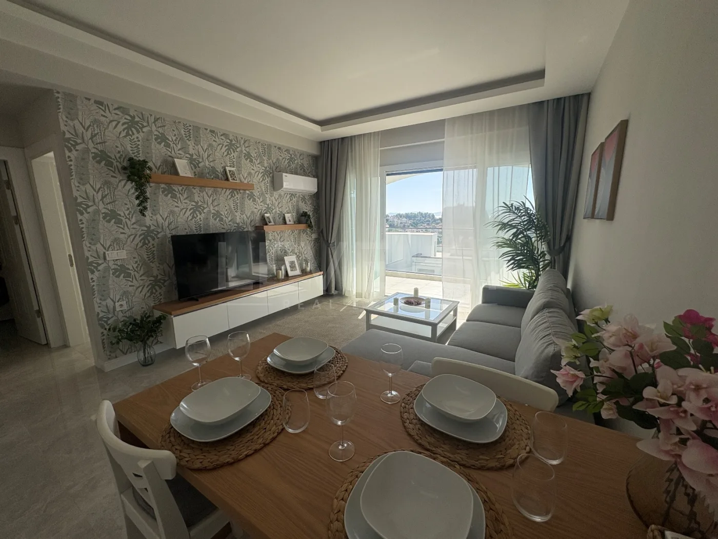Kadınlar Denizinde 1+1 Full eşyalı daire
