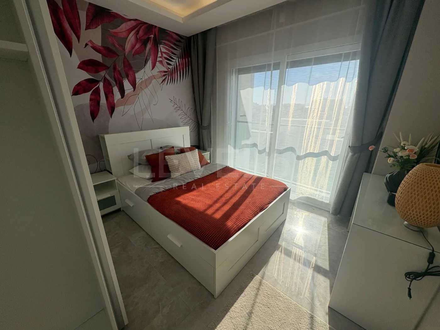 Kadınlar Denizinde 1+1 Full eşyalı daire