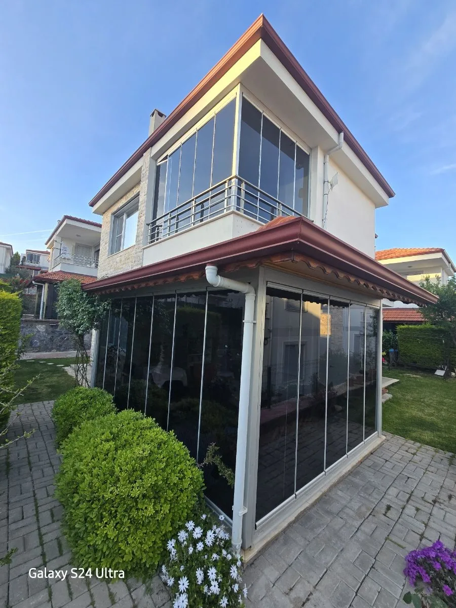 KUŞADASINDA SİTE İÇİNDE HAVUZLU DOGALĞAZLI MÜSTAKİL 4+1 SATILIK