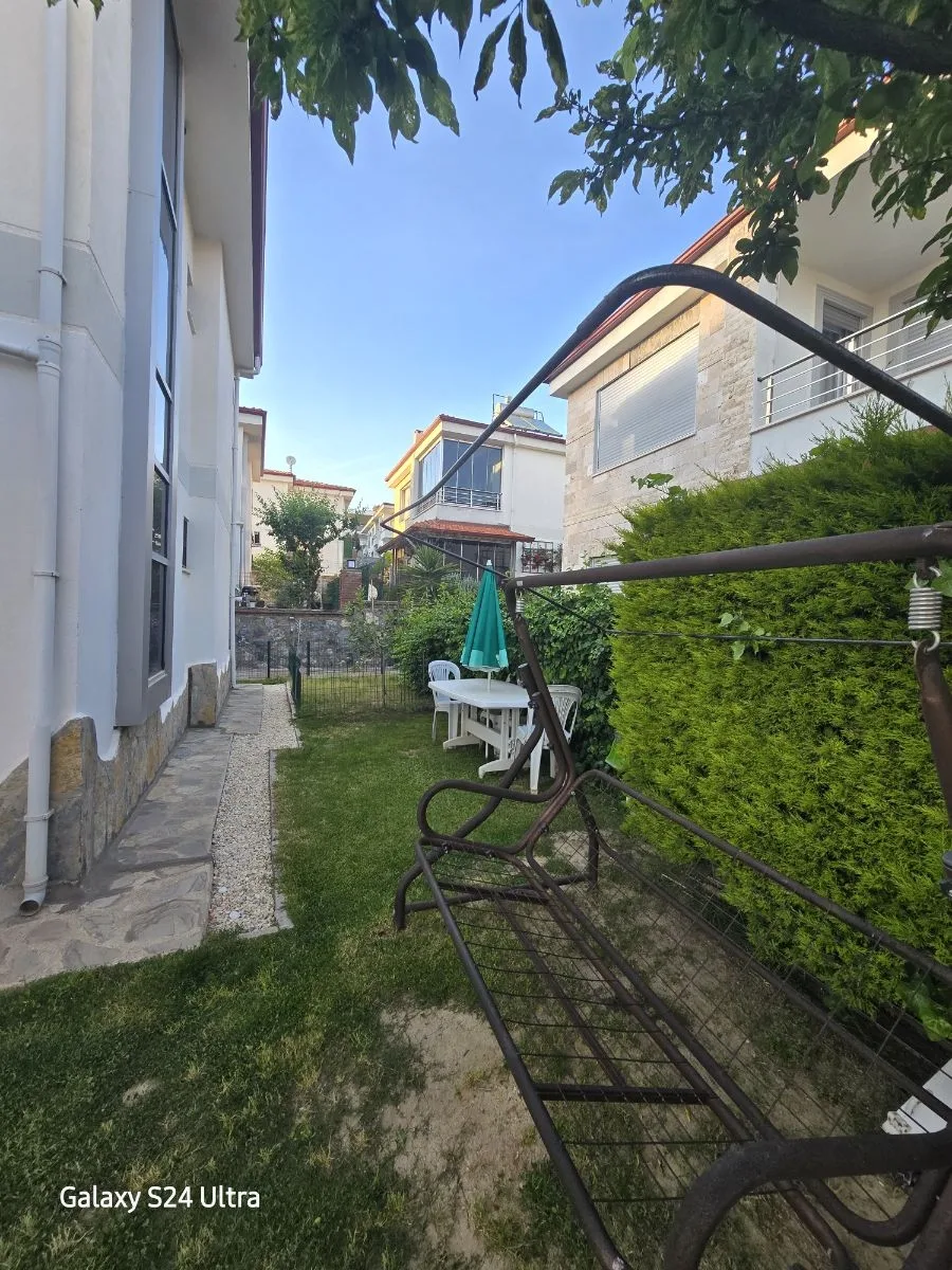 KUŞADASINDA SİTE İÇİNDE HAVUZLU DOGALĞAZLI MÜSTAKİL 4+1 SATILIK