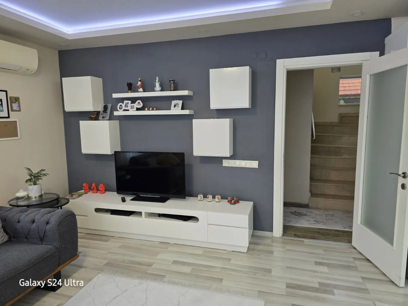 KUŞADASINDA SİTE İÇİNDE HAVUZLU DOGALĞAZLI MÜSTAKİL 4+1 SATILIK