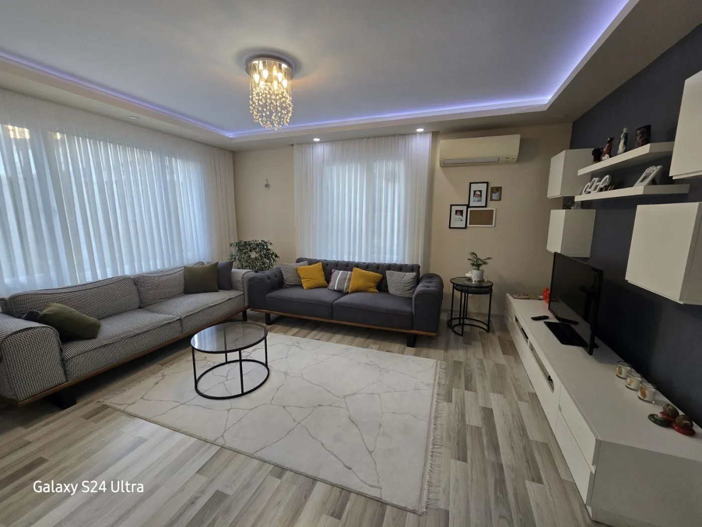 KUŞADASINDA SİTE İÇİNDE HAVUZLU DOGALĞAZLI MÜSTAKİL 4+1 SATILIK