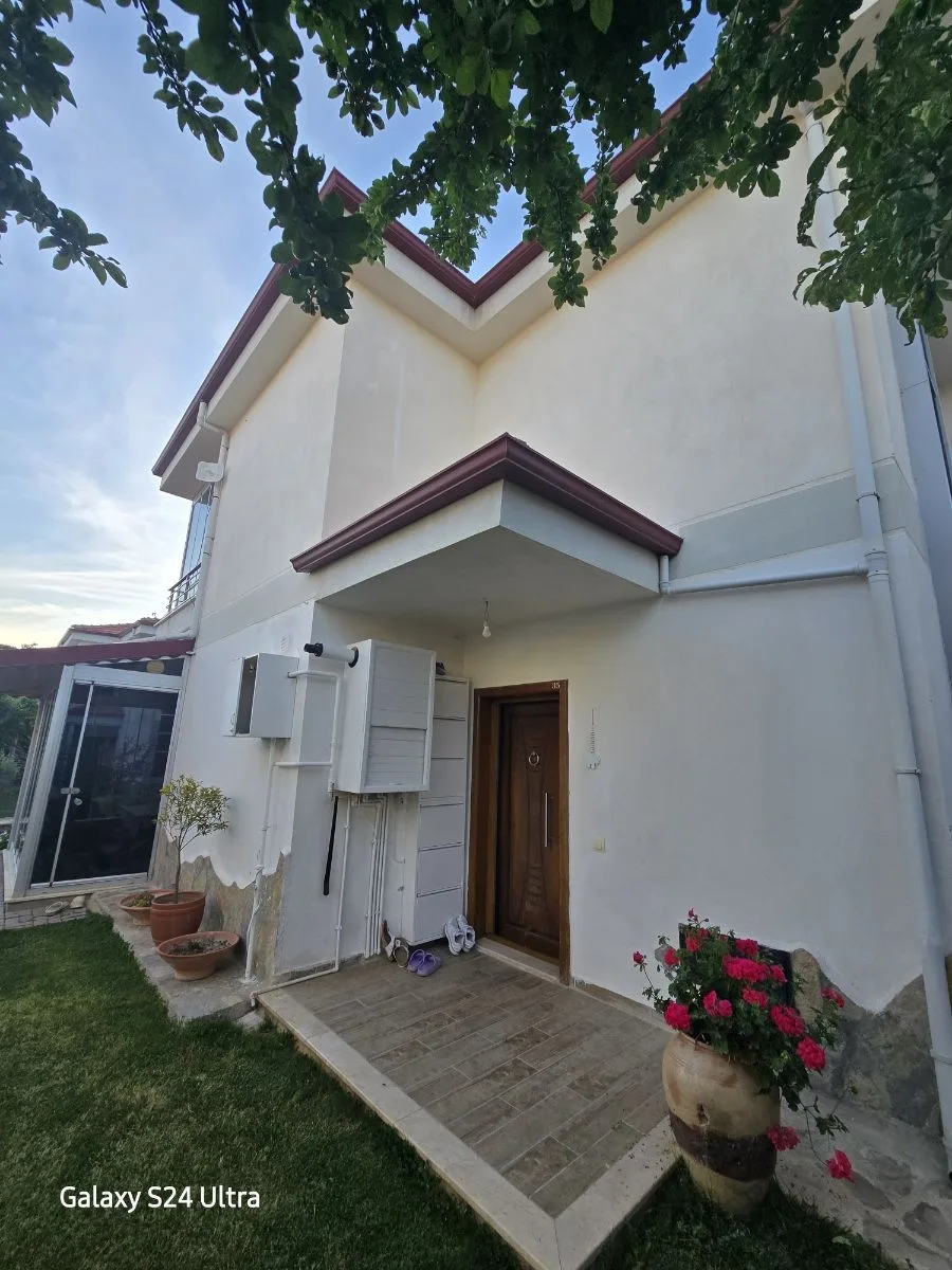 KUŞADASINDA SİTE İÇİNDE HAVUZLU DOGALĞAZLI MÜSTAKİL 4+1 SATILIK