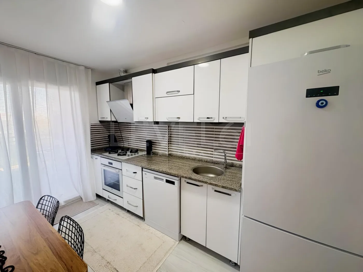 KUŞADASI DAVUTLARDA SİTE İÇİNDE HAVUZLU 3+1 SATILIK