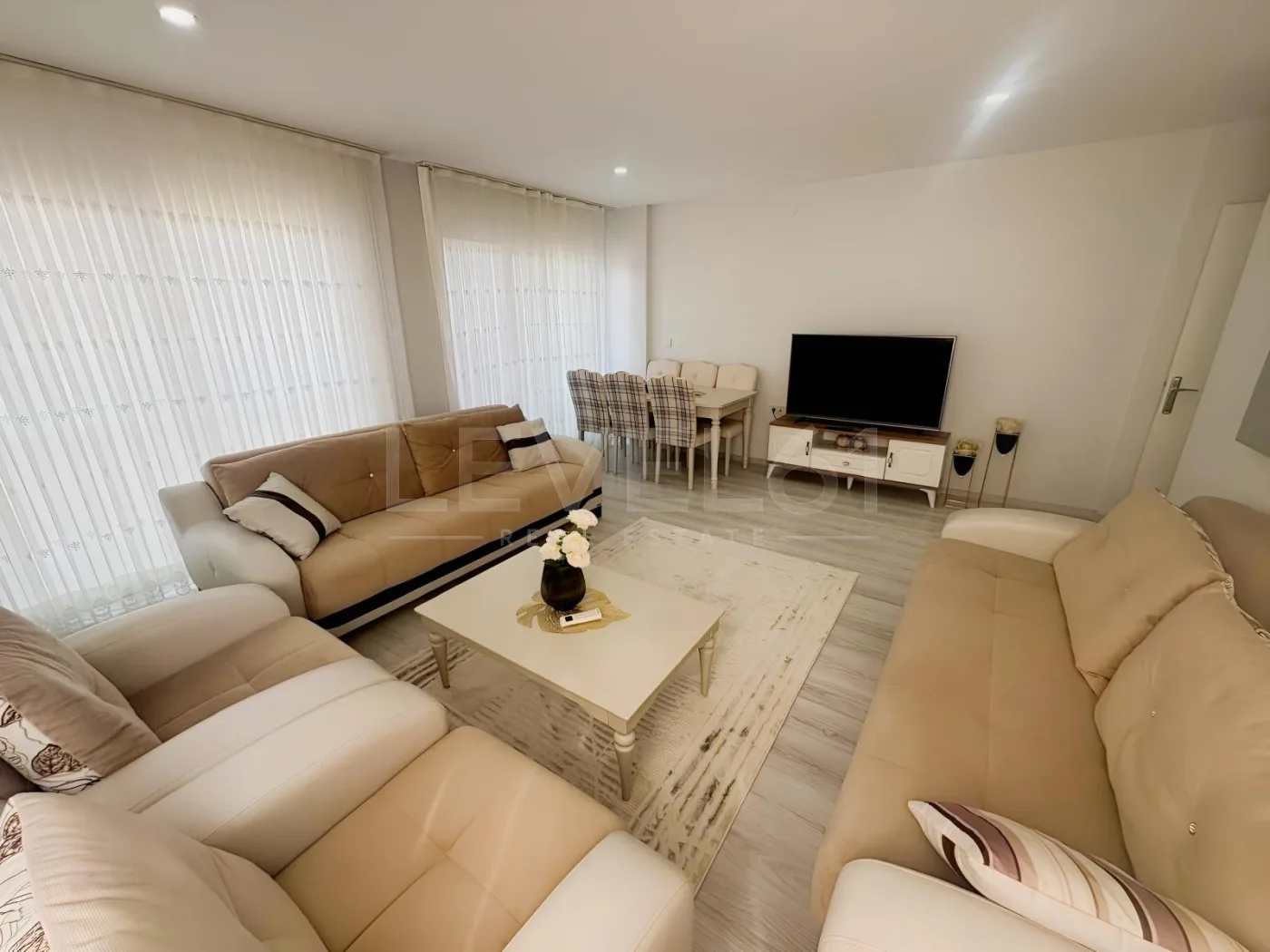 KUŞADASI DAVUTLARDA SİTE İÇİNDE HAVUZLU 3+1 SATILIK