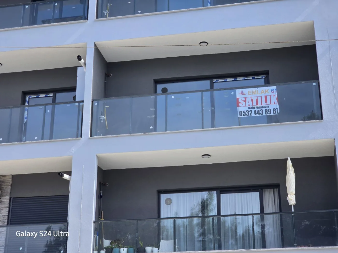 KUŞADASINDA DENİZ MANZARALI DOGAL ĞAZLI SATILIK 2+1DAİRE