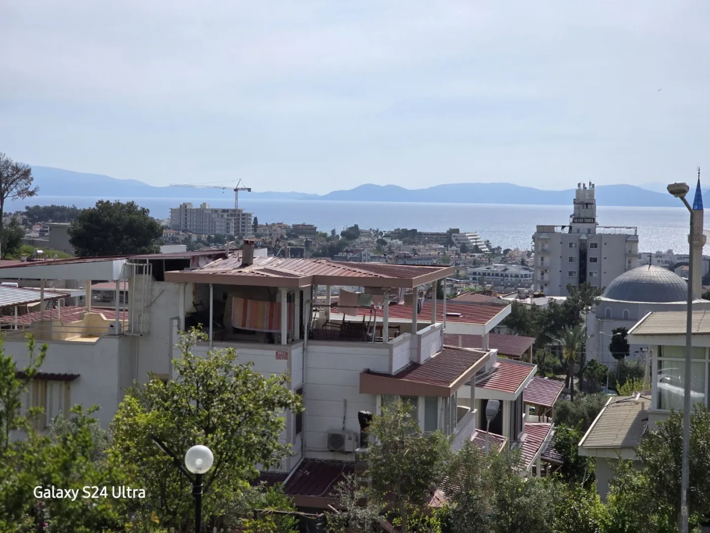KUŞADASINDA DENİZ MANZARALI DOGAL ĞAZLI SATILIK 2+1DAİRE