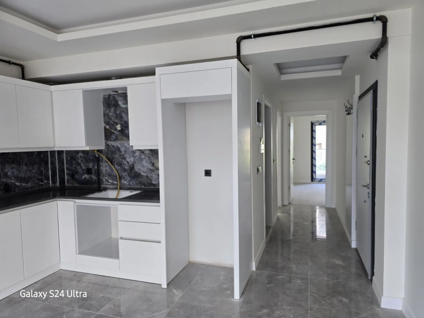 KUŞADASINDA DENİZ MANZARALI DOGAL ĞAZLI SATILIK 2+1DAİRE
