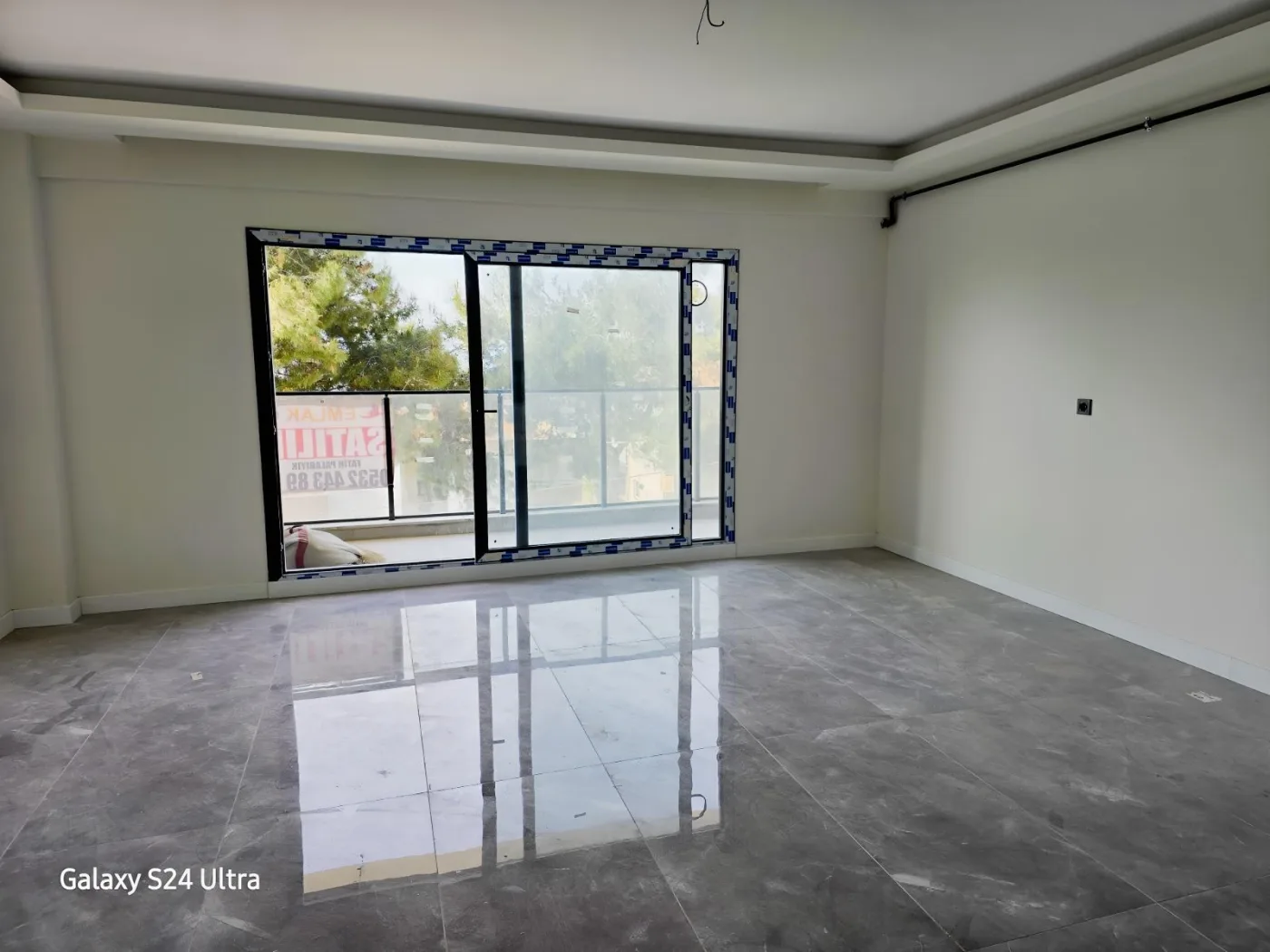 KUŞADASINDA DENİZ MANZARALI DOGAL ĞAZLI SATILIK 2+1DAİRE