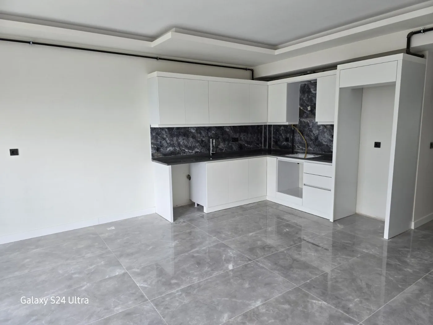 KUŞADASINDA DENİZ MANZARALI DOGAL ĞAZLI SATILIK 2+1DAİRE