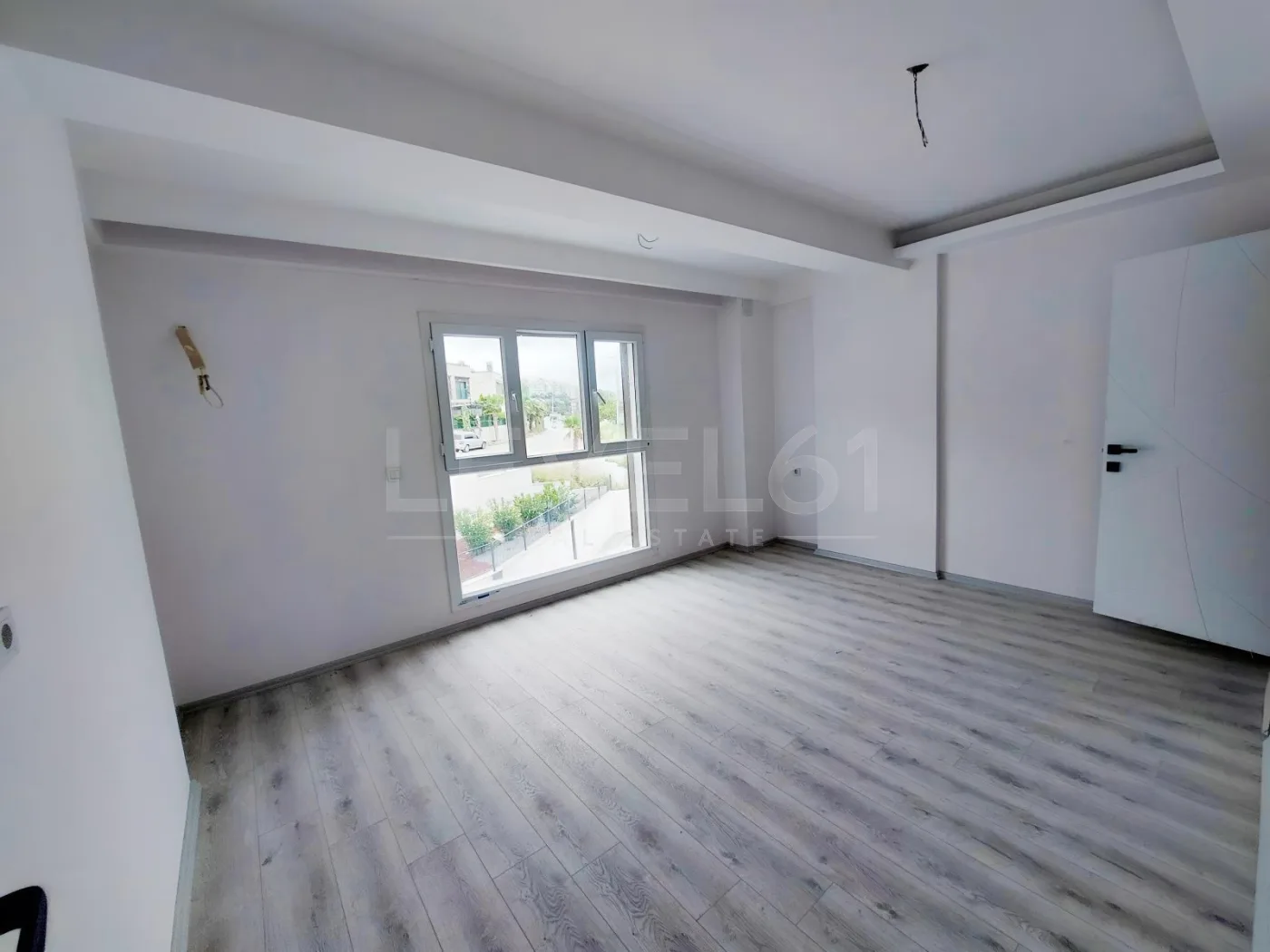KUŞADASI KİRAZLI YOLUNDA 3+1 HAVUZLU - DOĞALGAZLI DAİRE