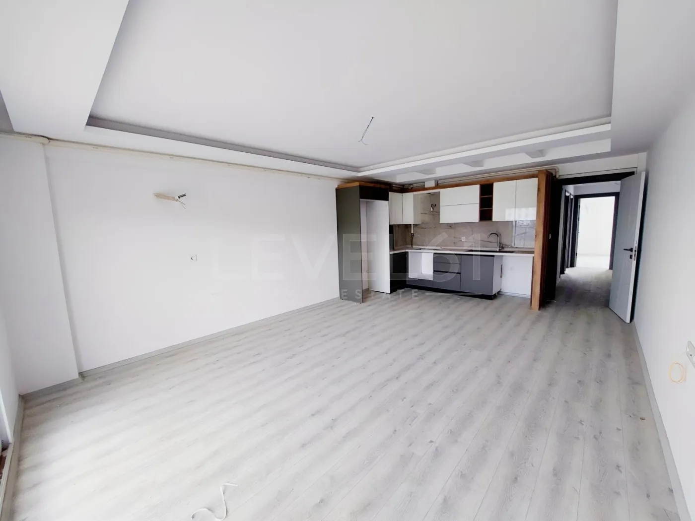 KUŞADASI KİRAZLI YOLUNDA 3+1 HAVUZLU - DOĞALGAZLI DAİRE