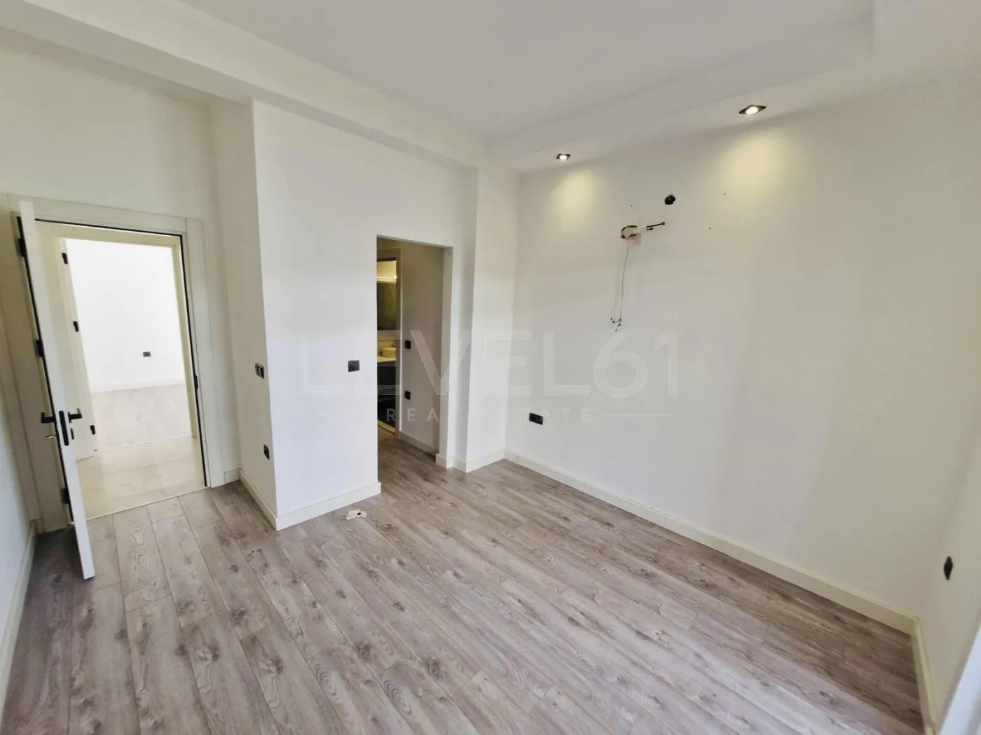 Kuşadası okullar bölgesinde geniş bahçe paylı 2+1